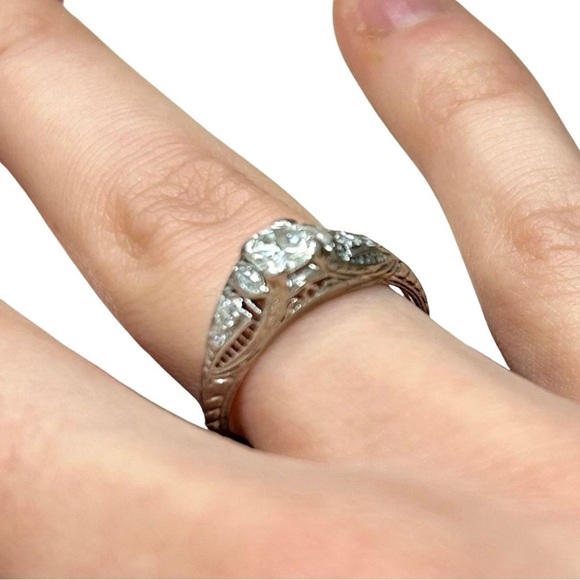 Intricate Diamond Ring 3.4g Platinum - Picture 6 of 6